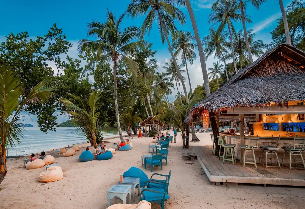 รวม 7 ร้านอาหารเกาะยาวน้อย ใครมาต้องไม่พลาด 2 Sundowners